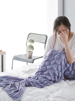 Super Soft Fish Scale Knit Sleeping Bag Mermaid Blanket